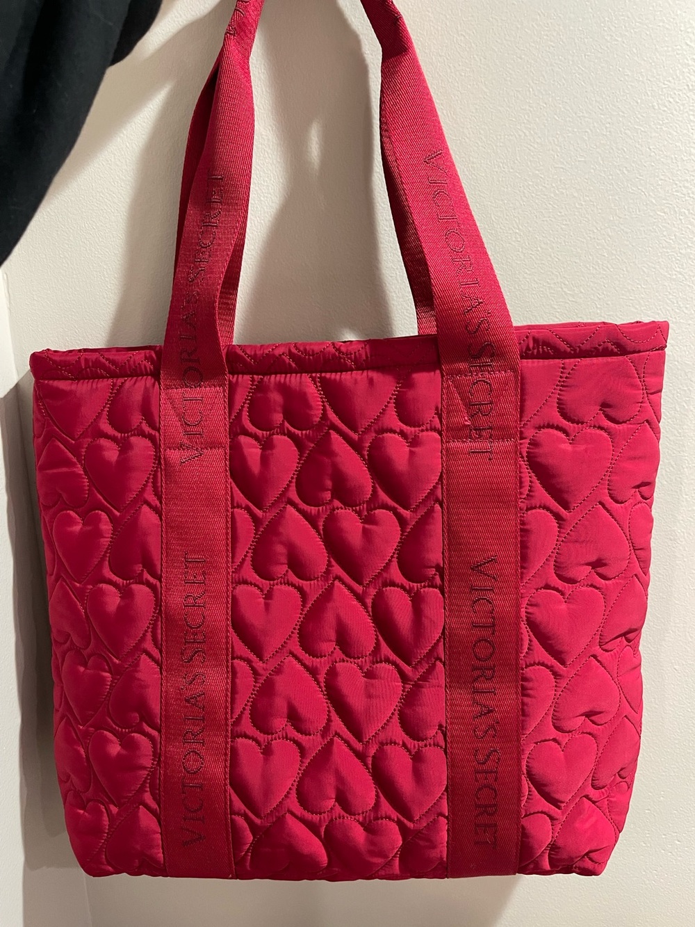 NWT Victoria's Secret Red Quilted Heart Puffer Tote Bag